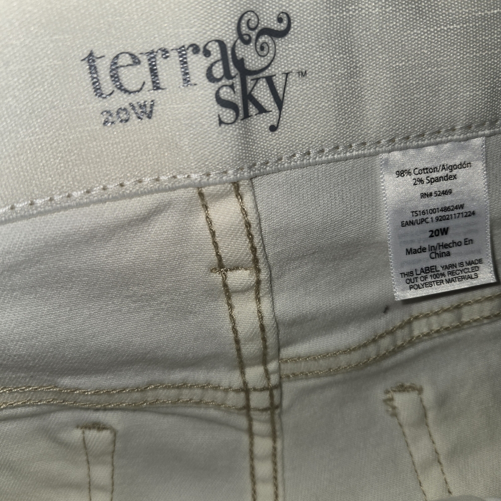 Terra & Sky NEW Winter White Denim Bermuda Shorts 20W Plus High Rise 8" Inseam - Picture 6 of 7